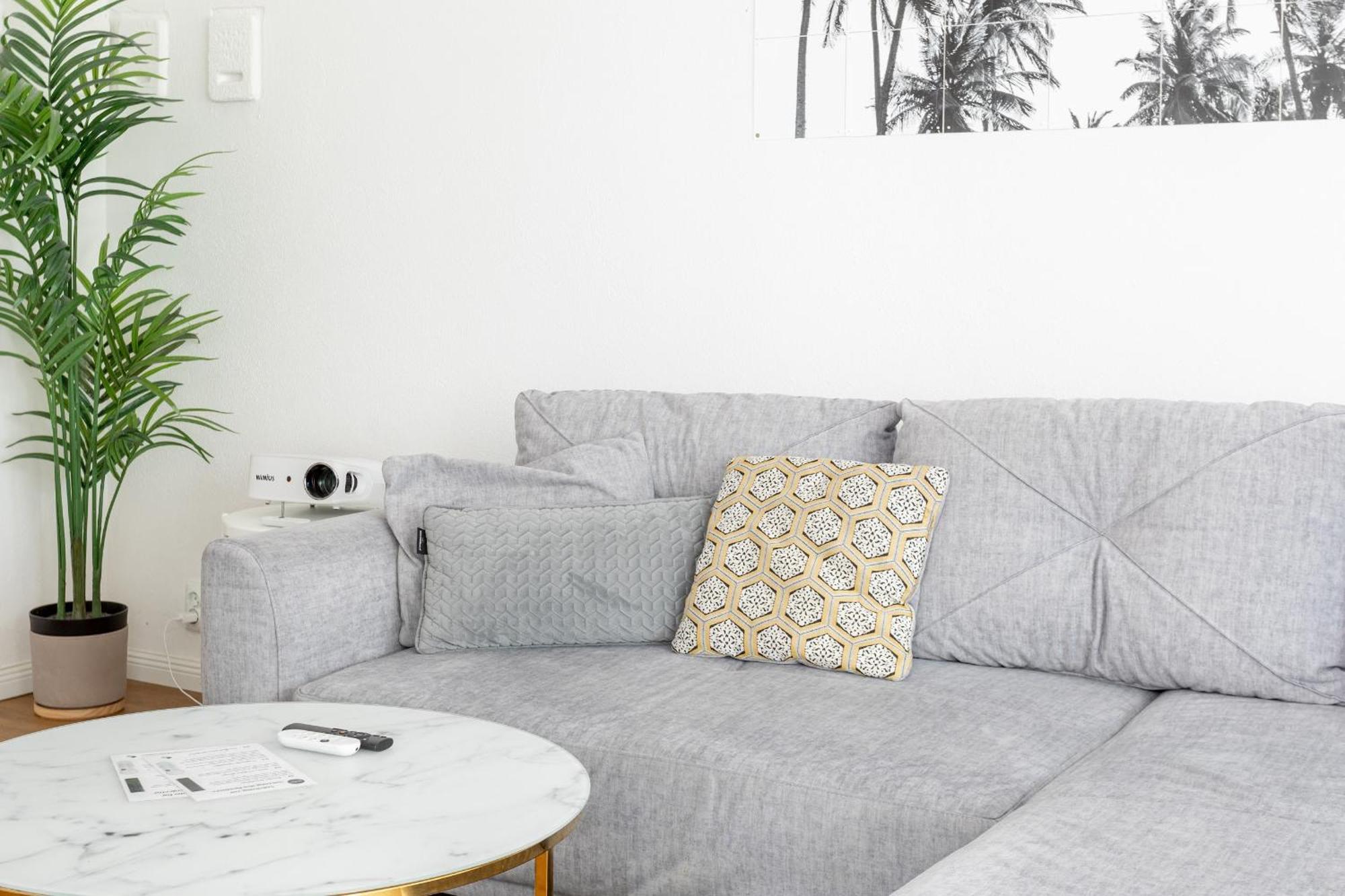 Global Living - Design Apartment I Central I Beamer I Kitchen I Terrace I Berlin Kültér fotó